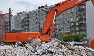Вывоз строительного мусора с участка в Кропоткине недорого от 1579 руб. | 2Землекопа-Крп