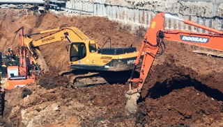 Разработка котлована экскаватором под фундамент в Кропоткине — цена от 2632 руб. | 2Землекопа-Крп